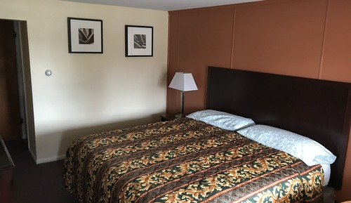 Standard Room, 1 Queen Bed