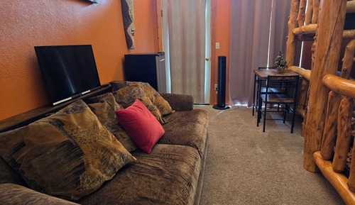 1. Mt. Princeton Room