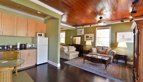  Palmer Suite, 1 King Bed, Accessible, Kitchen