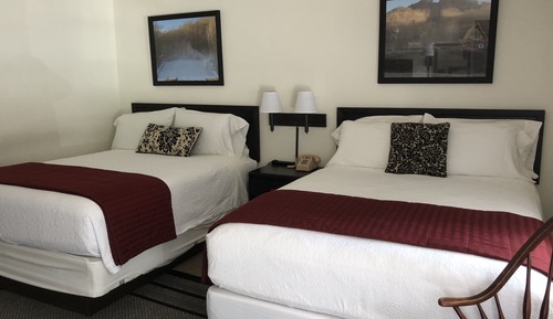 Deluxe Room, 2 Queen Beds, Bathtub