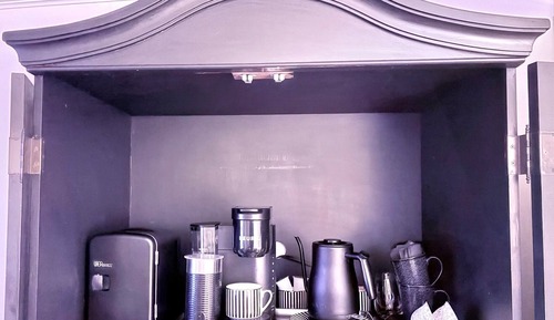 The Suite (Second floor)