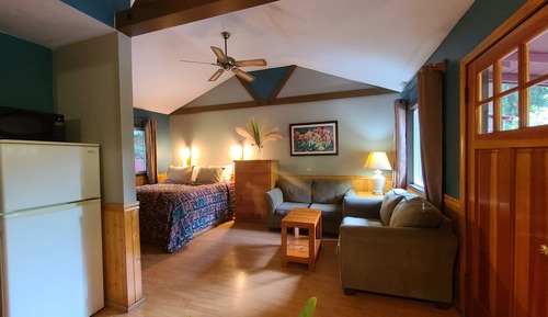 Family Cottage, 1 Bedroom, Kitchen, River View (Cottage 6)