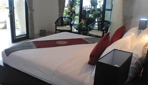 Deluxe Villa, 1 King Bed, Garden View