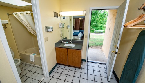 Comfort Single Room, 1 King Bed, City View