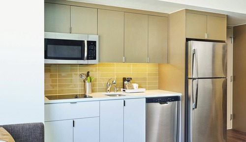 Executive Suite, 1 Bedroom, Corner (Mobility Accessible, Roll-in Shower)