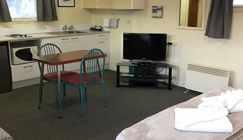 Standard Studio, 1 Queen Bed