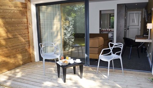 Deluxe Suite, 2 Double Beds (Suite)