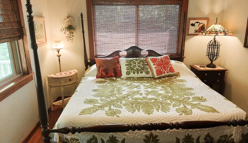 King Room (Mountain View, Private Bath)