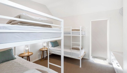 Premium Cabin - Sleeps 6