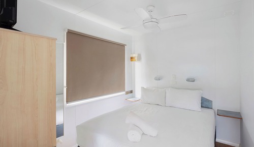 Standard Cabin - Sleeps 6 - Dog Friendly