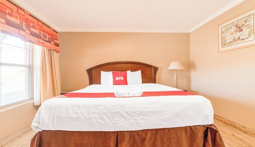Deluxe Room, 1 King Bed