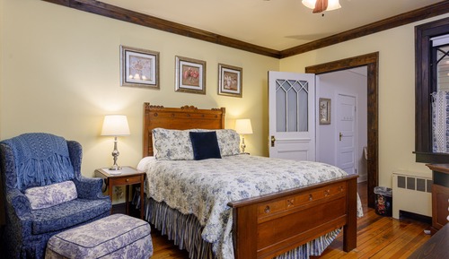 Room (Queen 3)