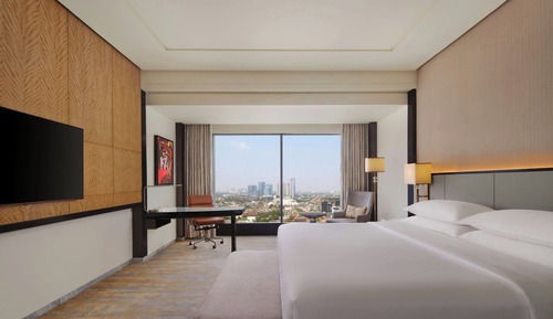 Grand Room, 1 King Bed (Grand Deluxe, Club Lounge Access)