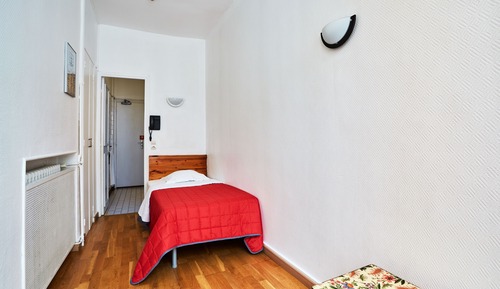Single Room, Private Bathroom 