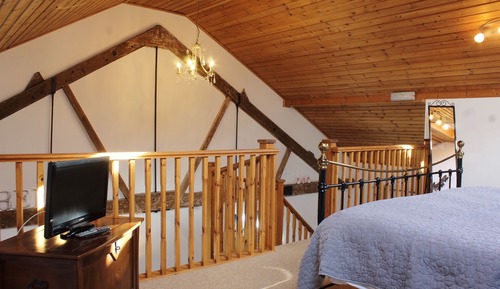 Suite, Ensuite (Family Bathroom)