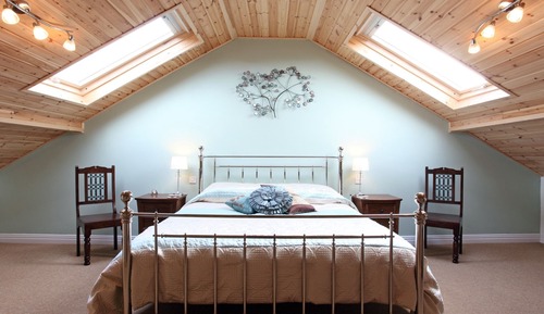 Suite, Ensuite, Courtyard View (Seperate Bath and Shower)