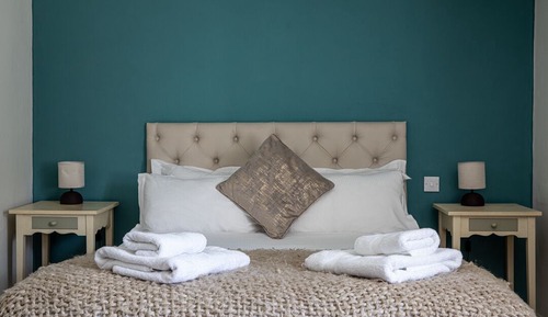 Standard Double Room, Ensuite, Garden View (Shower only)