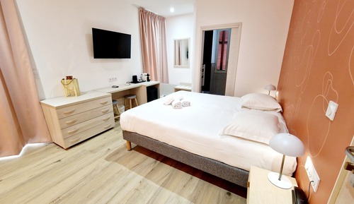 Family Quadruple Room, Mountain View, Sea Facing