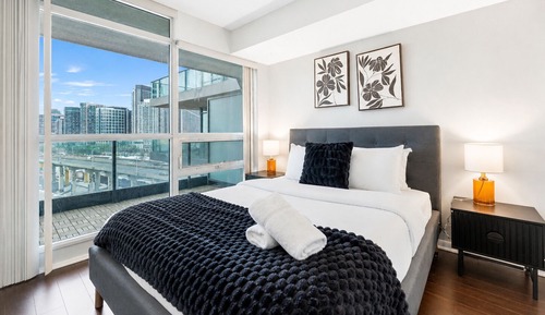 Deluxe Suite, Multiple Beds, Non Smoking, Private Bathroom