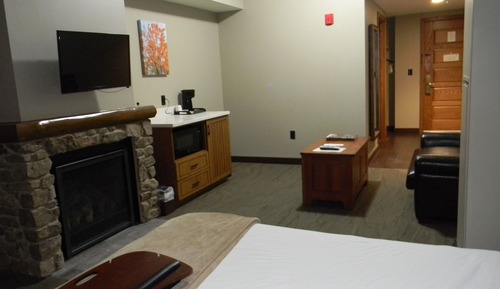 Room (1 King bed with queen sofabed)