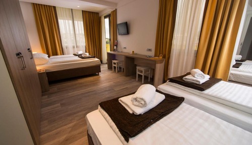Classic Quadruple Room, Balcony