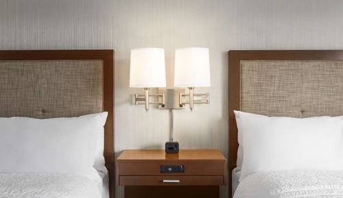 Room, 2 Queen Beds, Accessible, Lake View (w/ bathtub)