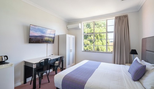 Standard Room, 1 King Bed