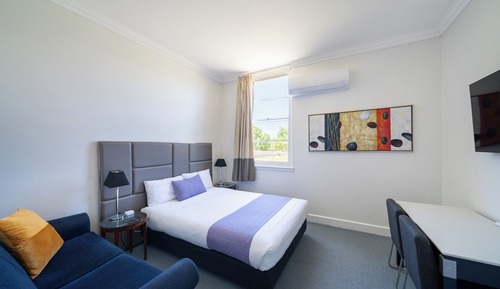 Standard Room, 1 Queen Bed