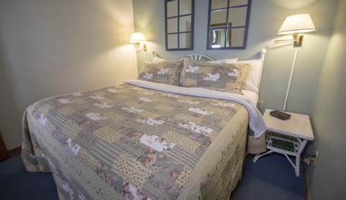 Suite, 1 King Bed with Sofa bed, Jetted Tub (Lodge Second Floor)