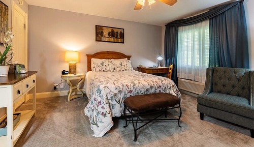 Standard Room, 1 Queen Bed, Garden View