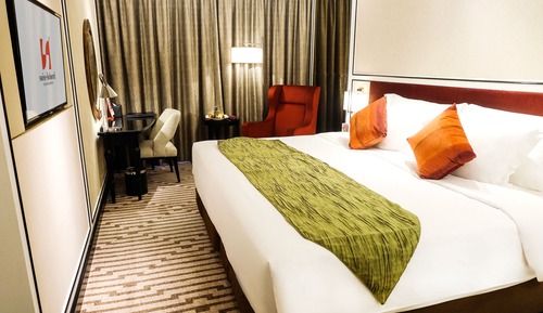 Deluxe Queen Room