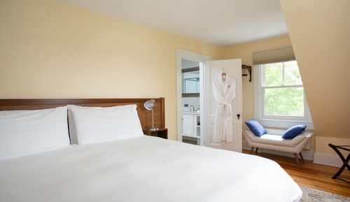 Junior Suite, 1 King Bed with Sofa bed, Lake View