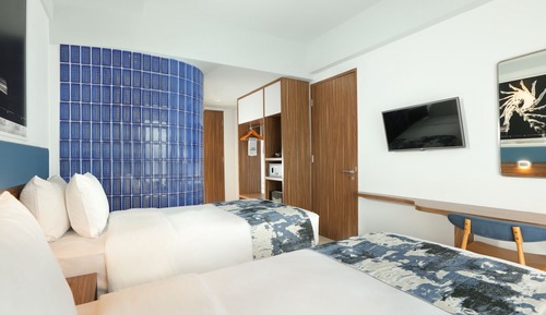 Standard Room (Free Breakfast & Airport Shuttle)