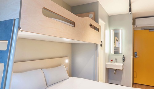 Room, Multiple Beds
