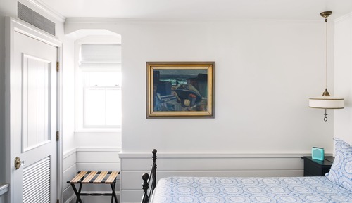 Petite Room, 1 Queen Bed 