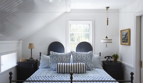 Petite Room, 1 King Bed 