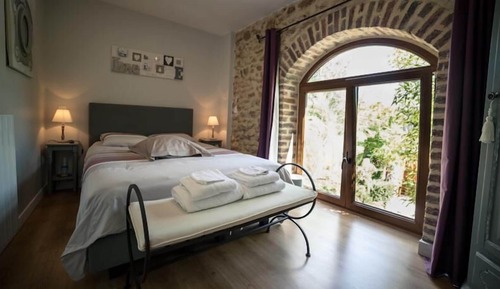 Double Room, Private Bathroom (Affaire)