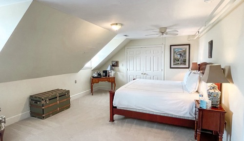 Jefferson King Bed