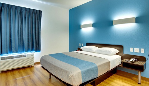 Standard Room, 1 Queen Bed, Non Smoking