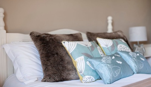 Room, 1 King Bed, Garden View (Sebastopol)