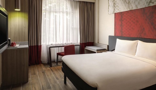 Standard Room, 1 Queen Bed