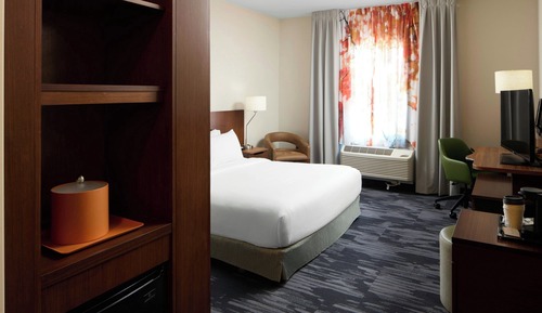 Room, 1 King Bed, Hearing Accessible