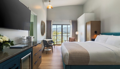 Deluxe Room, 1 King Bed