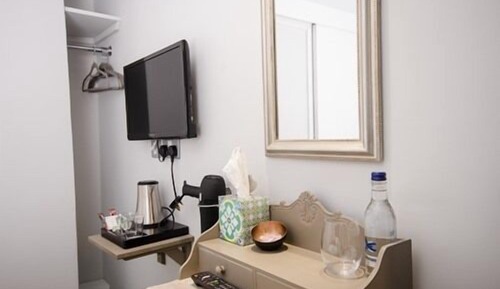 Double Room, Ensuite (Room 1)