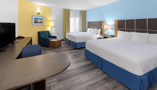 Room, Multiple Beds, Accessible, Non Smoking (Mobility/Hearing, Tub w/ Grab Bars)