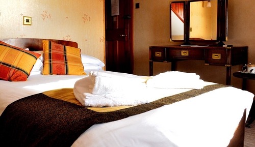 Suite, Ensuite (Strictly no pets)