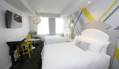 Room, 2 Queen Beds, City View (Hearing Accessible)