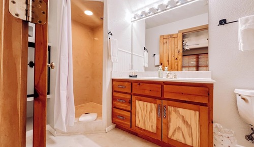 Lavender - Upstairs Unit