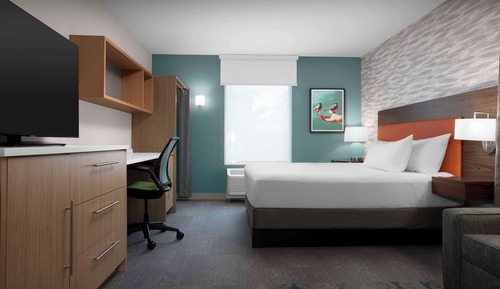 Studio, 1 King Bed, Non Smoking