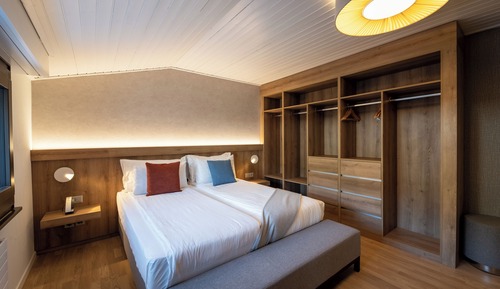 Room, Multiple Beds (The West Side Apartment)